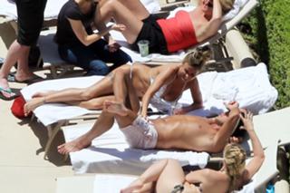 Katie Price feet photo thumbnail