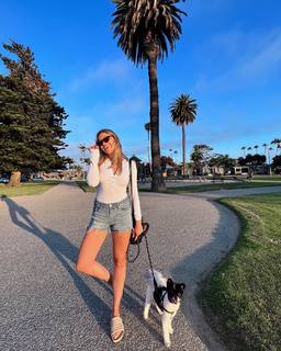 Katrina Bowden feet photo thumbnail