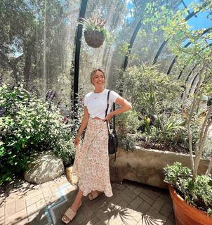 Katrina Bowden feet photo thumbnail