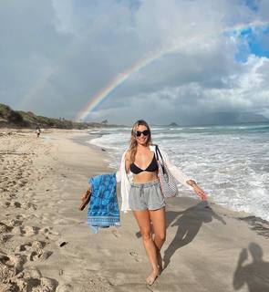 Katrina Bowden feet photo thumbnail