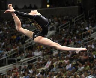 Nastia Liukin feet photo thumbnail