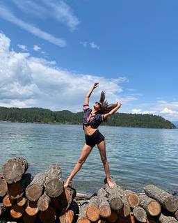 Irina Shayk feet photo thumbnail