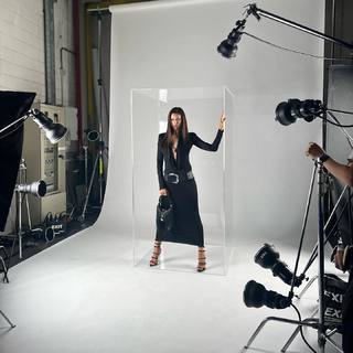 Irina Shayk feet photo thumbnail