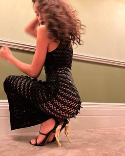Irina Shayk feet photo thumbnail