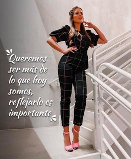 Vanessa Claudio feet photo thumbnail