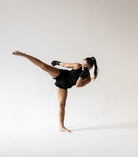 Karolina Kowalkiewicz feet photo thumbnail