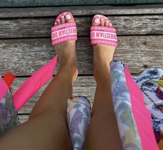 Karolina Pisarek feet photo thumbnail