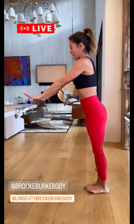 Brooke Burke feet photo thumbnail