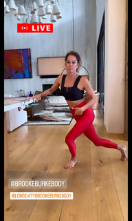 Brooke Burke feet photo thumbnail