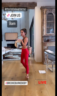 Brooke Burke feet photo thumbnail