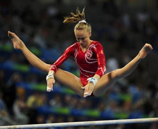 Nastia Liukin feet photo thumbnail