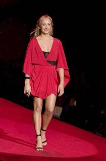 Nastia Liukin feet photo thumbnail
