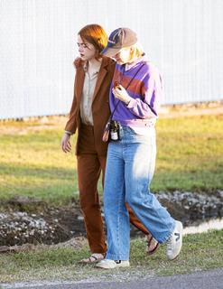 Emma Stone feet photo thumbnail