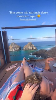 Larissa Manoela feet photo thumbnail