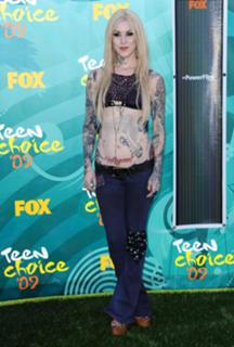 Katherine von Drachenberg feet photo thumbnail