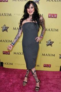 Katherine von Drachenberg feet photo thumbnail