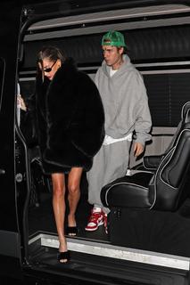 Hailey Bieber feet photo thumbnail