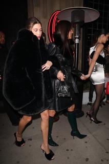 Hailey Bieber feet photo thumbnail