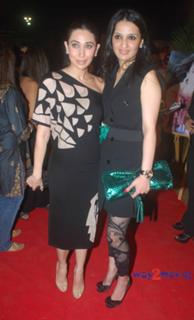 Karisma Kapoor feet photo thumbnail