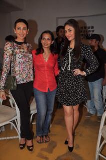 Karisma Kapoor feet photo thumbnail