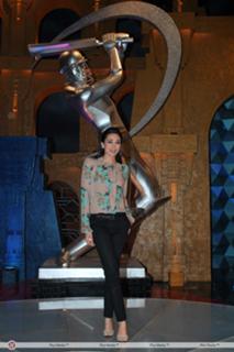 Karisma Kapoor feet photo thumbnail