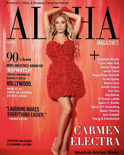 Carmen Electra feet photo thumbnail