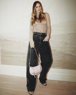Rosie Huntington-Whiteley feet photo thumbnail