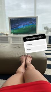 Flávia Alessandra feet photo thumbnail