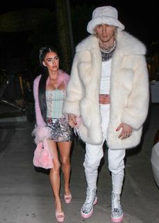 Megan Fox feet photo thumbnail