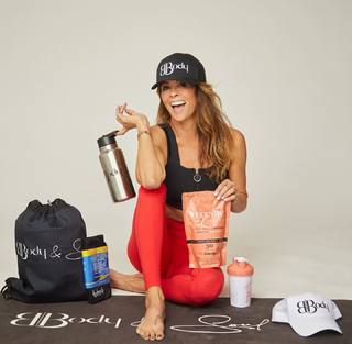 Brooke Burke feet photo thumbnail