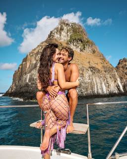 Larissa Manoela feet photo thumbnail