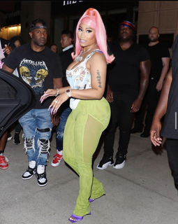 Nicki Minaj feet photo thumbnail