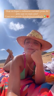 Larissa Manoela feet photo thumbnail
