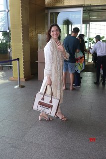 Tamannaah Bhatia feet photo thumbnail