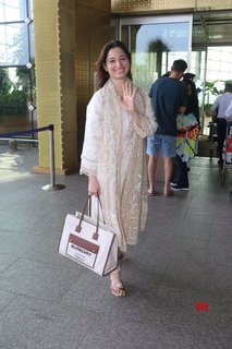 Tamannaah Bhatia feet photo thumbnail