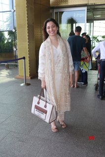 Tamannaah Bhatia feet photo thumbnail