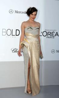 Milla Jovovich feet photo thumbnail