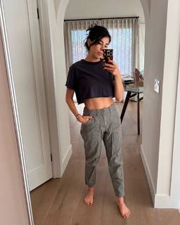 Daniella Monet feet photo thumbnail