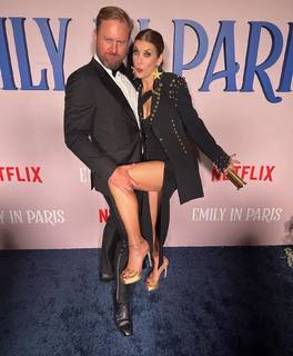 Kate Walsh feet photo thumbnail