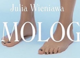 Julia Wieniawa-Narkiewicz feet photo thumbnail