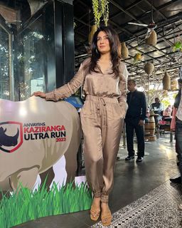 Raveena Tandon feet photo thumbnail