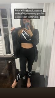 Katharine McPhee feet photo thumbnail