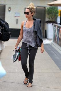 Ashley Tisdale feet photo thumbnail