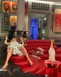 Kate Hudson feet photo thumbnail