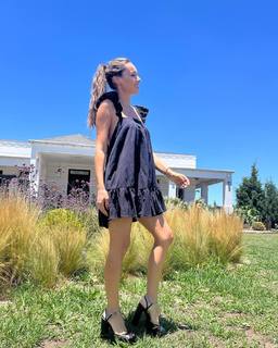Carolina Ardohain feet photo thumbnail
