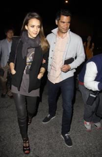 Jessica Alba feet photo thumbnail