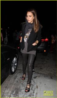Jessica Alba feet photo thumbnail