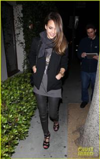 Jessica Alba feet photo thumbnail