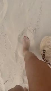 Flávia Alessandra feet photo thumbnail