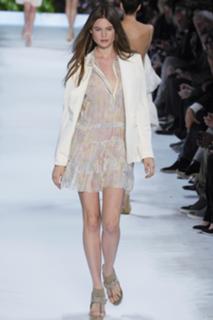 Behati Prinsloo feet photo thumbnail